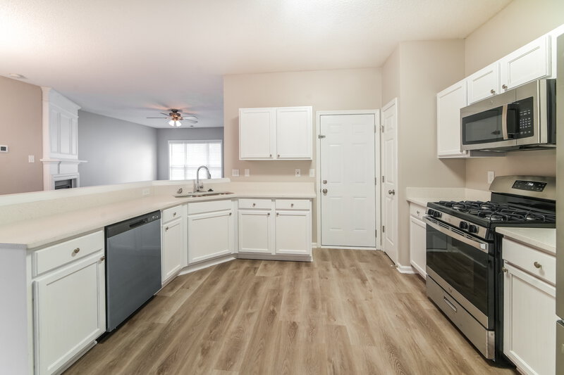 3,010/Mo, 1622 Woodsford Rd NW Kennesaw, GA 30152 Kitchen View