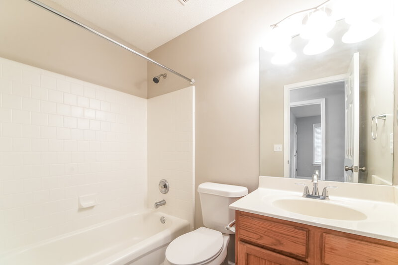 3,010/Mo, 1622 Woodsford Rd NW Kennesaw, GA 30152 Bathroom View