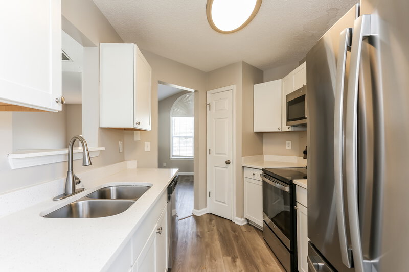 2,150/Mo, 214 Stallion Trl Riverdale, GA 30274 Kitchen View