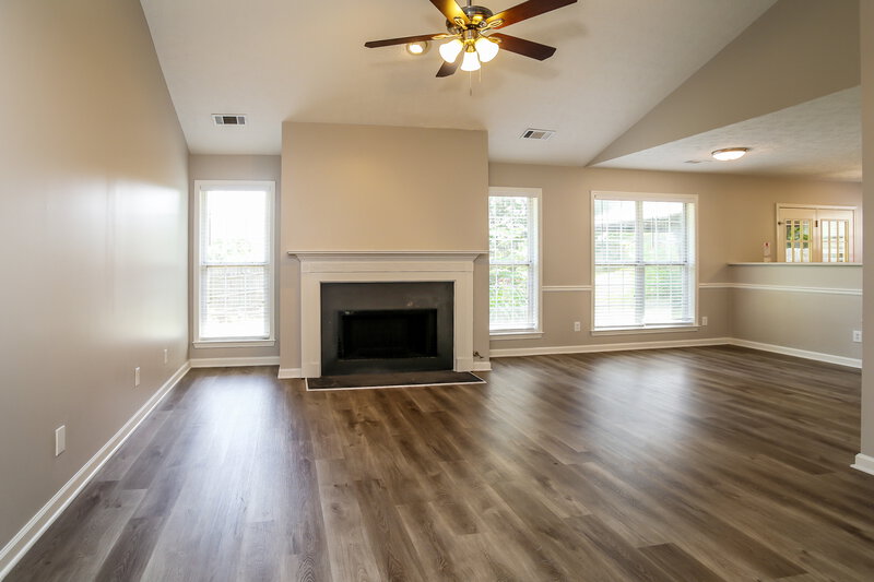 2,245/Mo, 3029 Lexington Ave Woodstock, GA 30189 Living Room View 2