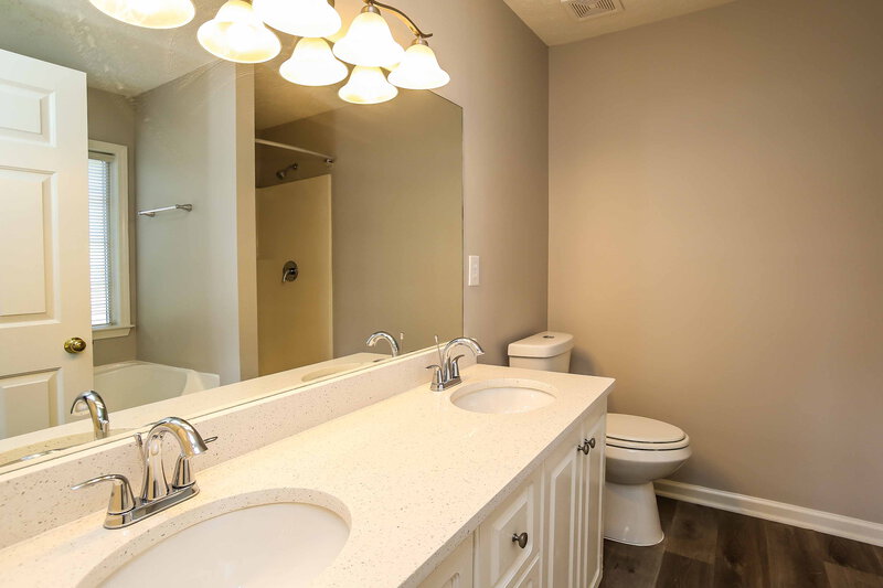 2,245/Mo, 3029 Lexington Ave Woodstock, GA 30189 Main Bathroom View