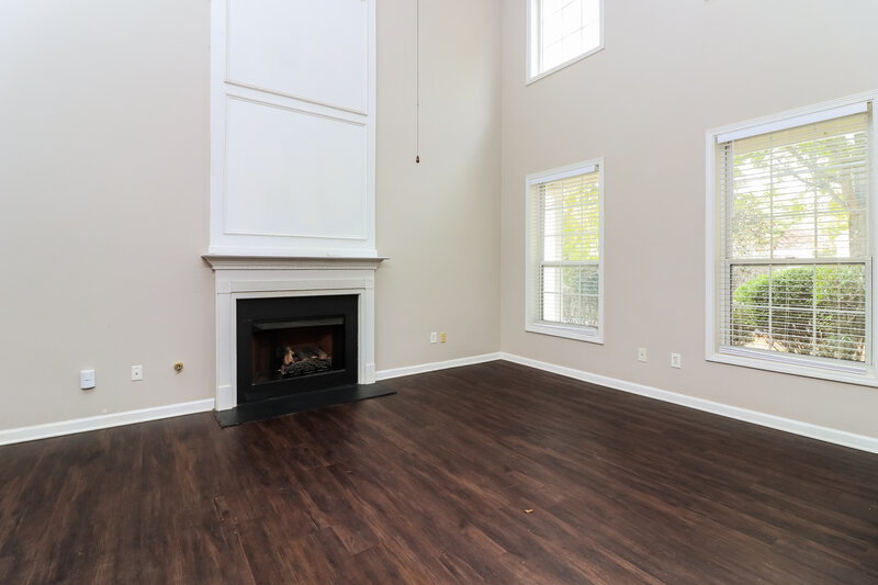 2,780/Mo, 109 Diamond Ridge Ave Canton, GA 30114 Living Room View 4