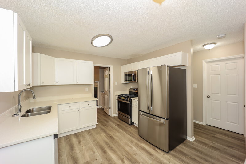 1,825/Mo, 1604 Carriage Hills Dr Griffin, GA 30224 Kitchen View