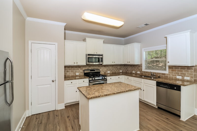 2,160/Mo, 5204 Centennial Hill Dr NW Acworth, GA 30102 Kitchen View