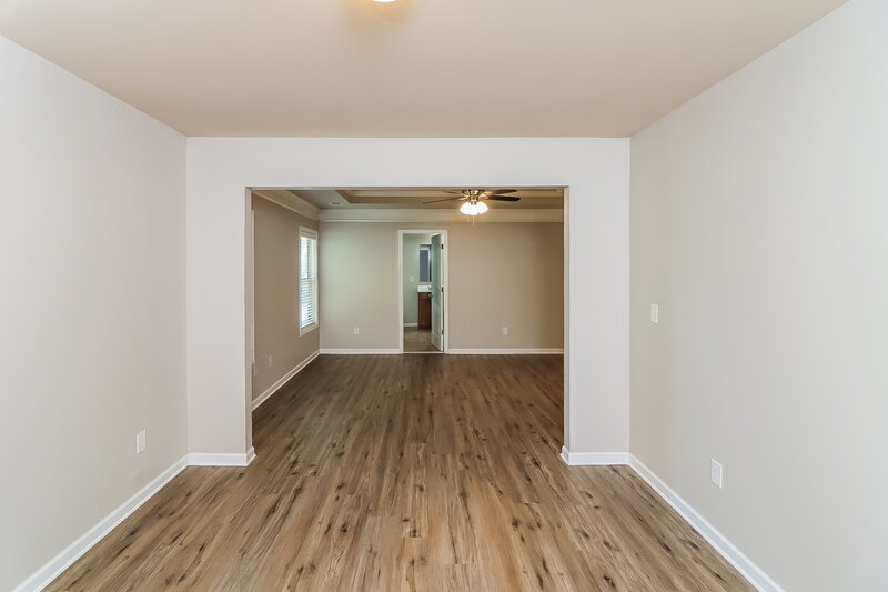 2,160/Mo, 5204 Centennial Hill Dr NW Acworth, GA 30102 Main Bedroom View 3