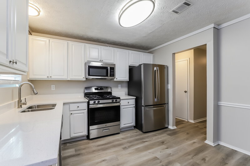 0/Mo, 595 Indian Mill Ct Alpharetta, GA 30022 Kitchen View