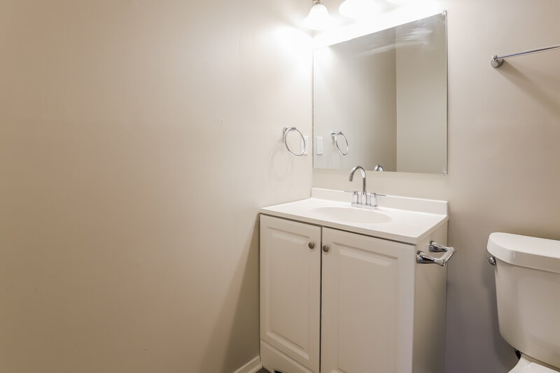 0/Mo, 595 Indian Mill Ct Alpharetta, GA 30022 Bathroom View