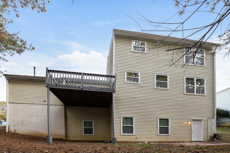 0/Mo, 595 Indian Mill Ct Alpharetta, GA 30022 Rear View