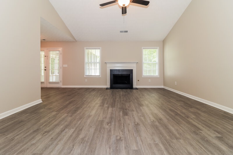 1,880/Mo, 22 Mountain Ct Dallas, GA 30132 Living Room View 2