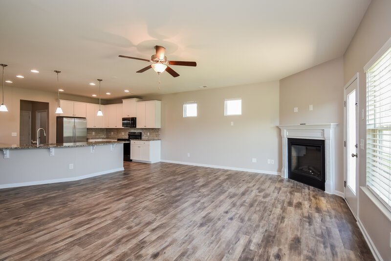 2,270/Mo, 15 Keystone Ln Adairsville, GA 30103 Living Room View