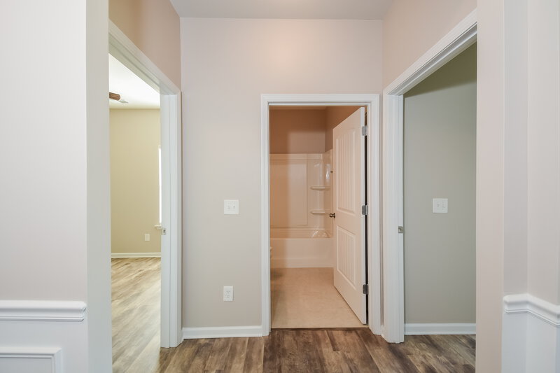 2,270/Mo, 15 Keystone Ln Adairsville, GA 30103 Bathroom View