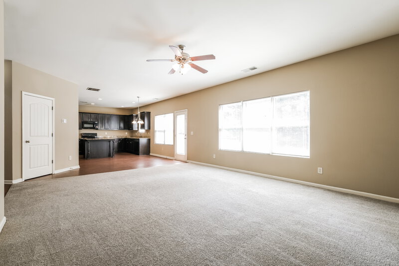 2,135/Mo, 1088 Sandy Bank Ct Auburn, GA 30011 Living Room View 2