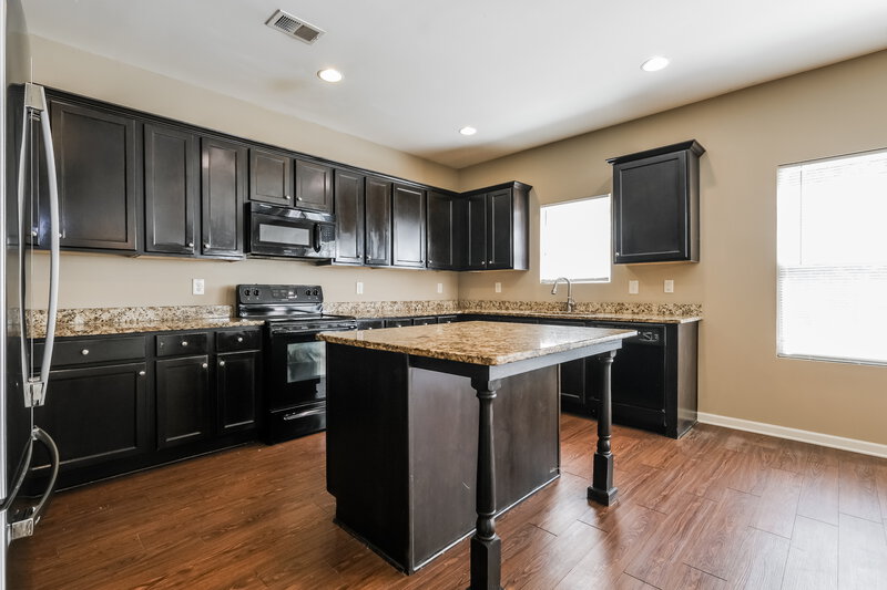 2,135/Mo, 1088 Sandy Bank Ct Auburn, GA 30011 Kitchen View 2