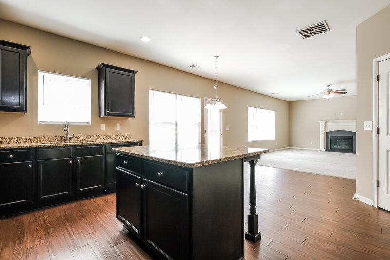 2,135/Mo, 1088 Sandy Bank Ct Auburn, GA 30011 Kitchen View 3