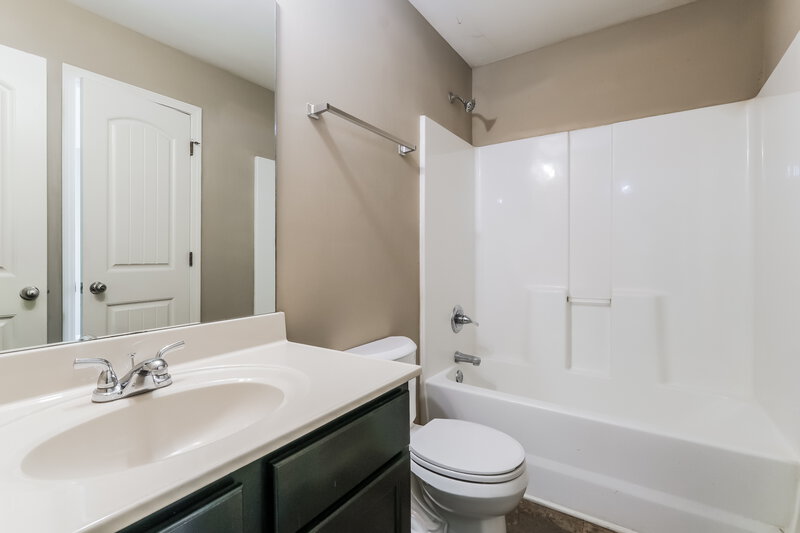 2,135/Mo, 1088 Sandy Bank Ct Auburn, GA 30011 Bathroom View