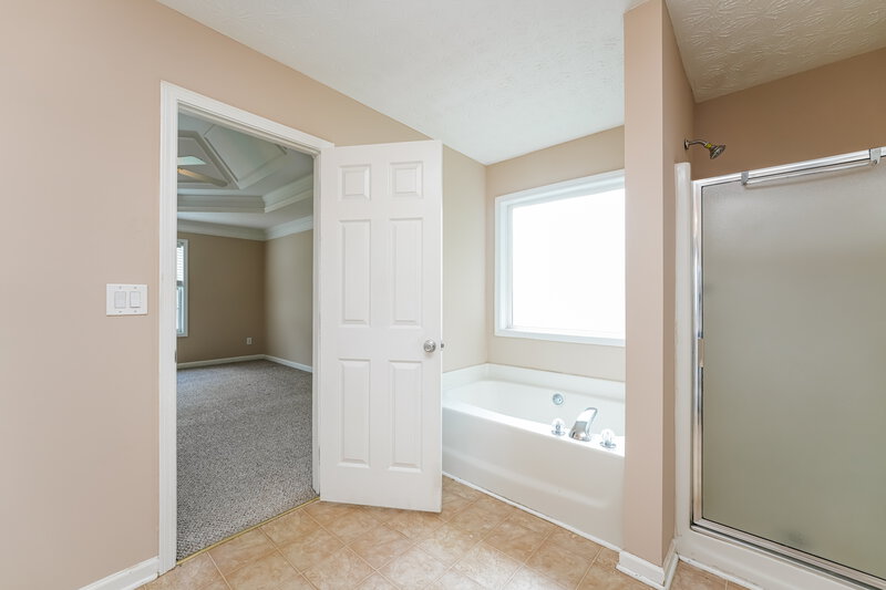 2,270/Mo, 830 Georgian Hills Dr Lawrenceville, GA 30045 Main Bathroom View 2
