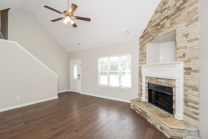 1,830/Mo, 137 Glendale Blvd Temple, GA 30179 Living Room View 2