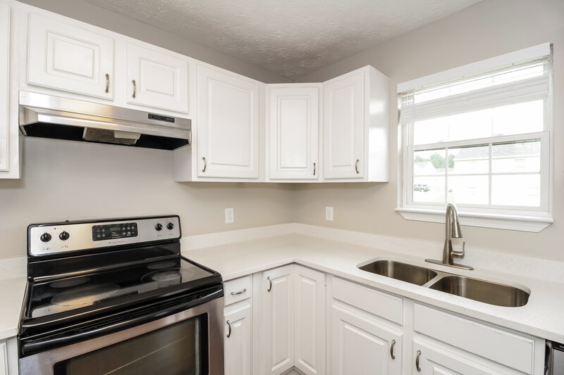 1,830/Mo, 137 Glendale Blvd Temple, GA 30179 Kitchen View 2