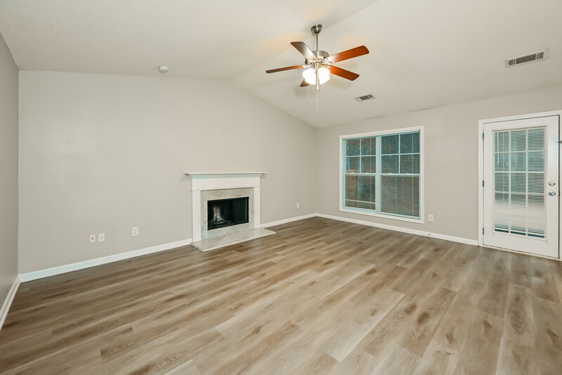 1,940/Mo, 2120 Crown Park Dr Winder, GA 30680 Living Room View
