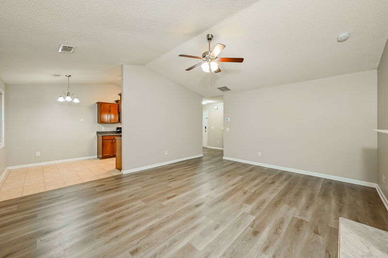 1,940/Mo, 2120 Crown Park Dr Winder, GA 30680 Living Room View 2