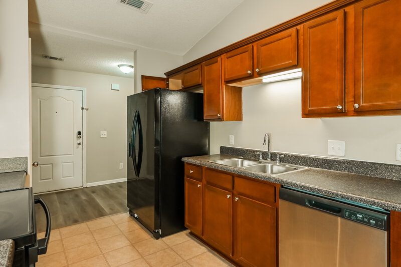 1,940/Mo, 2120 Crown Park Dr Winder, GA 30680 Kitchen View 2