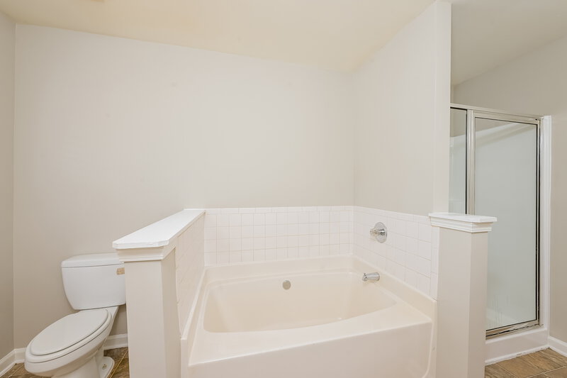 2,240/Mo, 2104 Tidal Cv Lawrenceville, GA 30043 Main Bathroom View