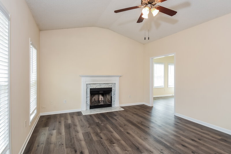 1,690/Mo, 150 Celestial Run Winder, GA 30680 Living Room View