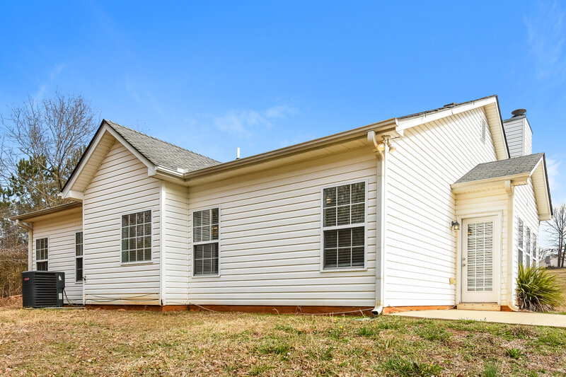 1,690/Mo, 150 Celestial Run Winder, GA 30680 Rear View
