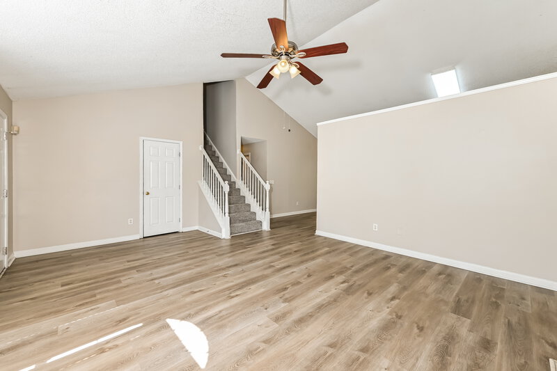 2,275/Mo, 335 Shadetree Ln Lawrenceville, GA 30044 Living Room View 2