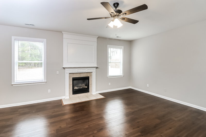 2,900/Mo, 5212 Inverness Ct Douglasville, GA 30135 Living Room View 2