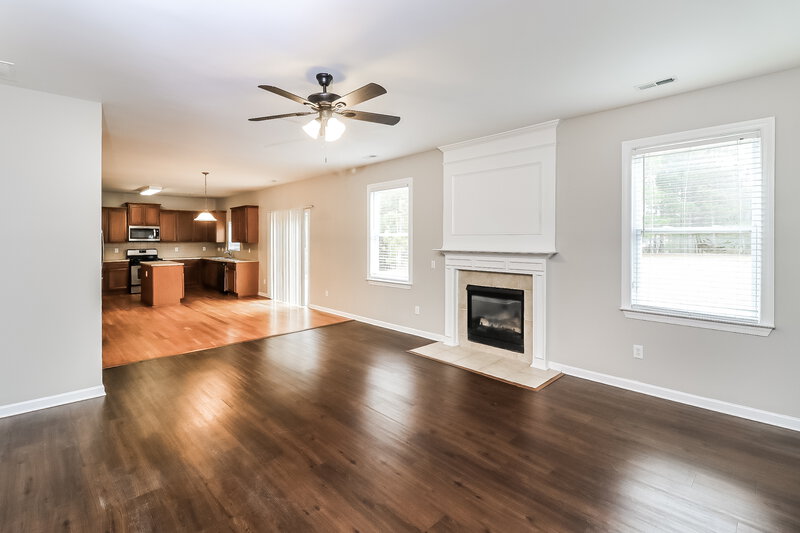 2,900/Mo, 5212 Inverness Ct Douglasville, GA 30135 Living Room View 3