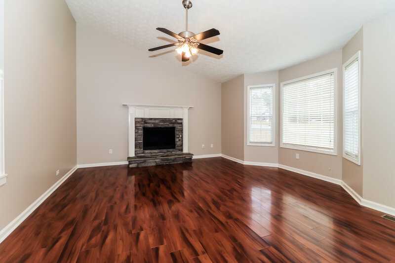 1,770/Mo, 54 Headland Ct Rockmart, GA 30153 Living Room View
