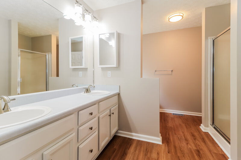 1,770/Mo, 54 Headland Ct Rockmart, GA 30153 Main Bathroom View