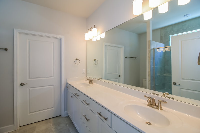 1,815/Mo, 119 Alcovy Ct Griffin, GA 30223 Main Bathroom View 2