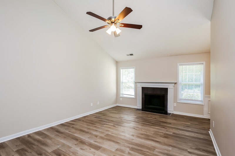 2,780/Mo, 4289 Duncan Ives Dr Buford, GA 30519 Living Room View