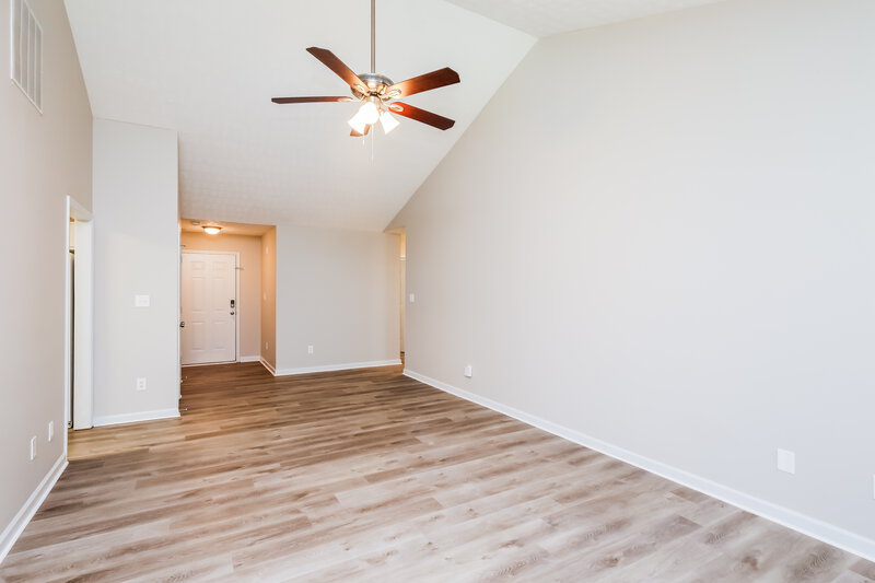 2,780/Mo, 4289 Duncan Ives Dr Buford, GA 30519 Living Room View 2