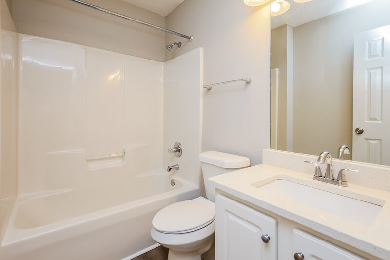 2,780/Mo, 4289 Duncan Ives Dr Buford, GA 30519 Bathroom View