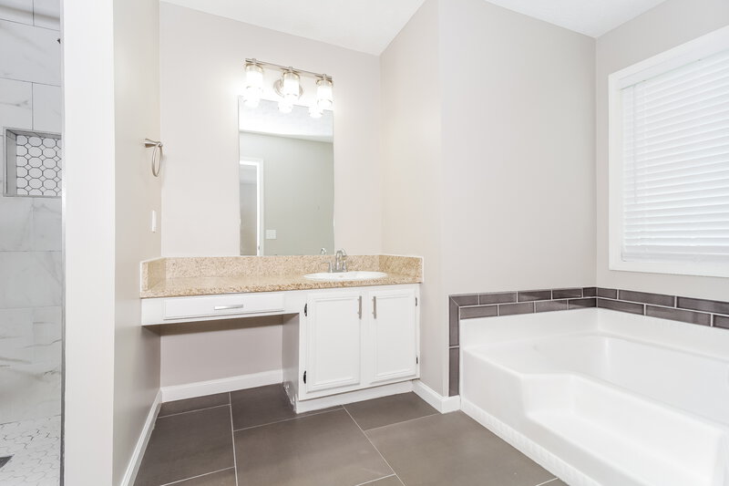 2,410/Mo, 2869 Overlake Run Powder Springs, GA 30127 Main Bathroom View