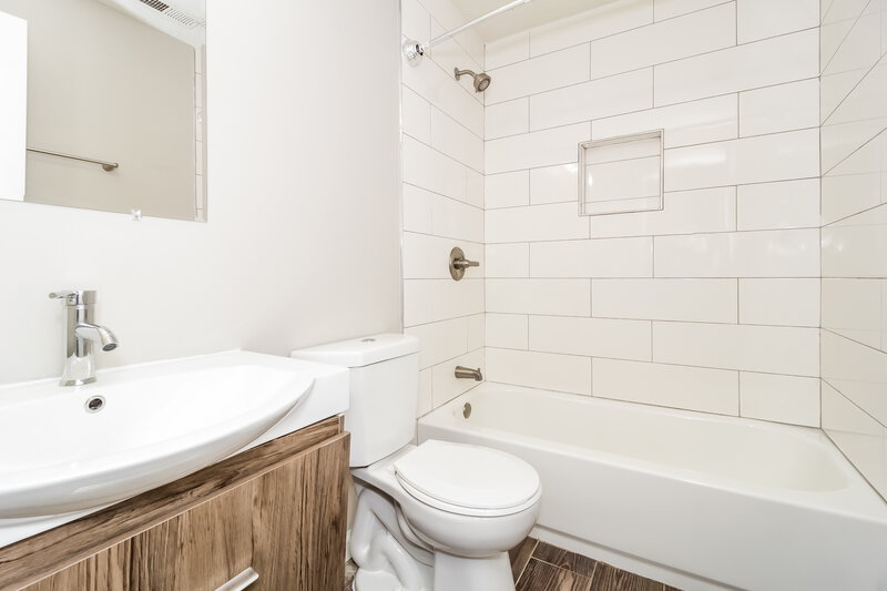 2,410/Mo, 2869 Overlake Run Powder Springs, GA 30127 Bathroom View 2