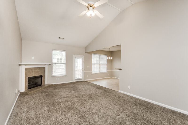 3,390/Mo, 2331 Temple View Ct Snellville, GA 30078 Living Room View