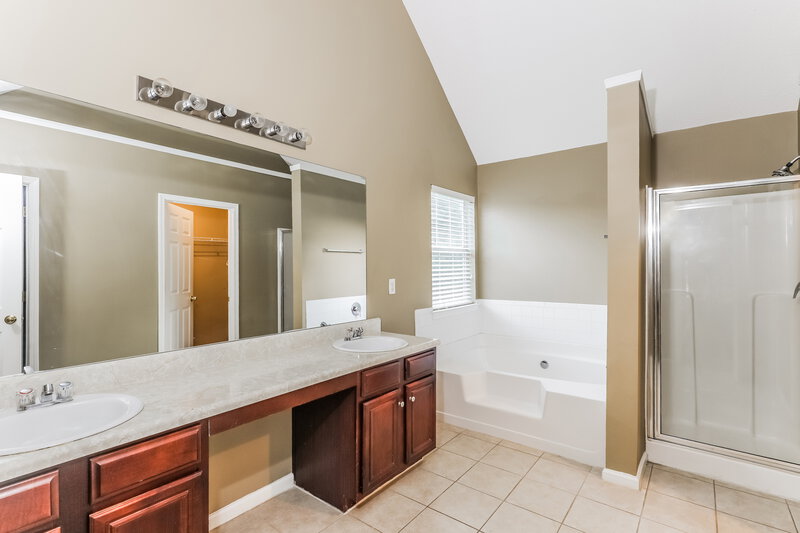 2,275/Mo, 4809 Triger Ln Fairburn, GA 30213 Main Bathroom View