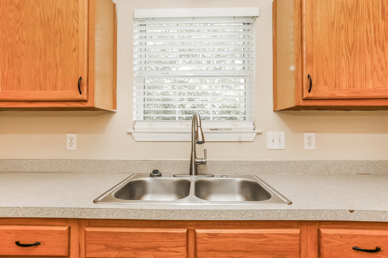2,160/Mo, 3706 Wavetree Overlook NW Acworth, GA 30101 Kitchen View 3