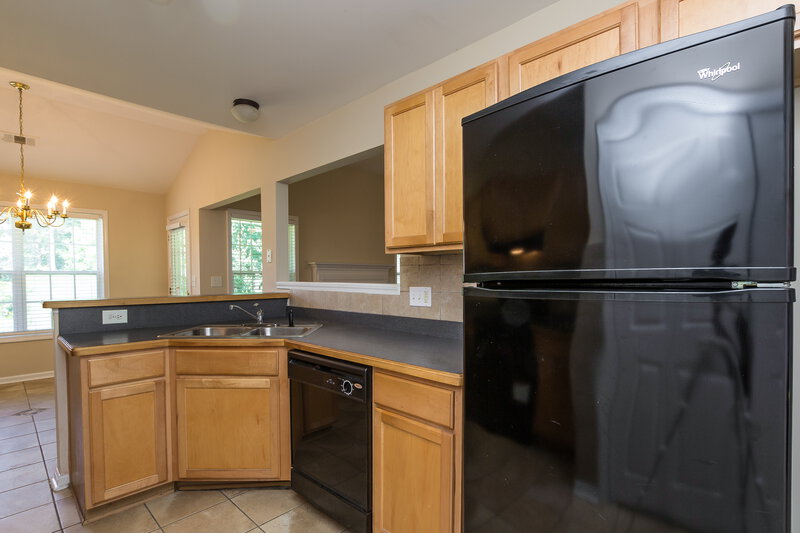 2,015/Mo, 335 Lynn Katie Ct Lawrenceville, GA 30045 Kitchen View 2