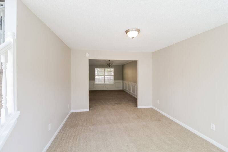 2,525/Mo, 1972 Bridgestone Cir Conyers, GA 30012 Living Room View