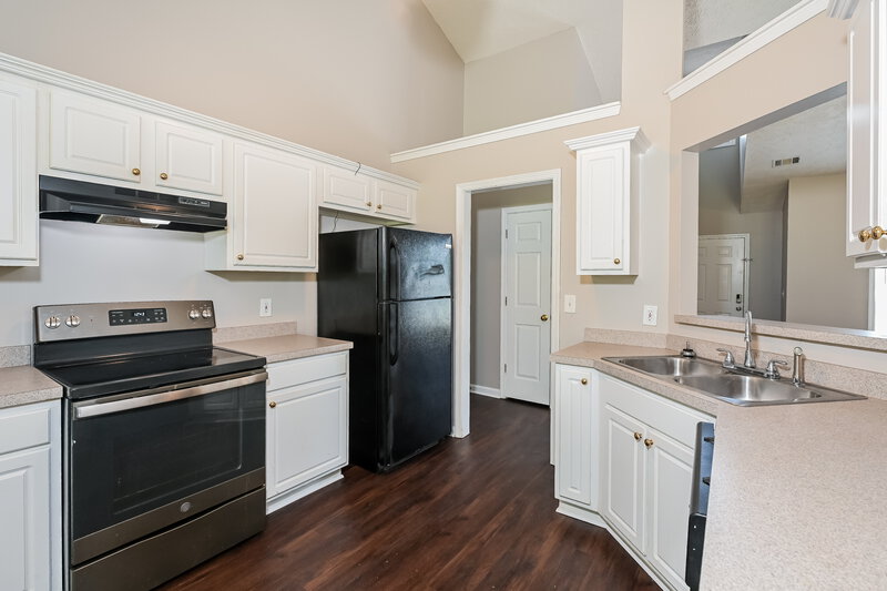 2,830/Mo, 3810 Biltmore Oaks Dr Bethlehem, GA 30620 Kitchen View 2