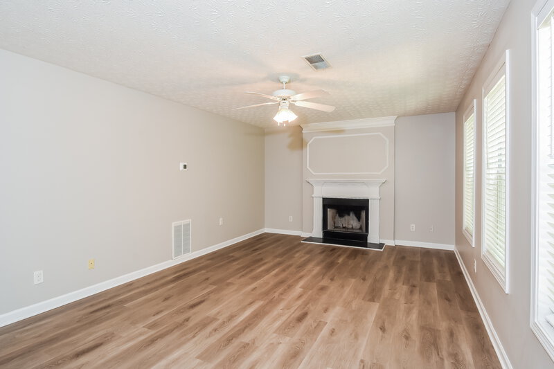 2,910/Mo, 2498 Tolliver Dr Ellenwood, GA 30294 Living Room View