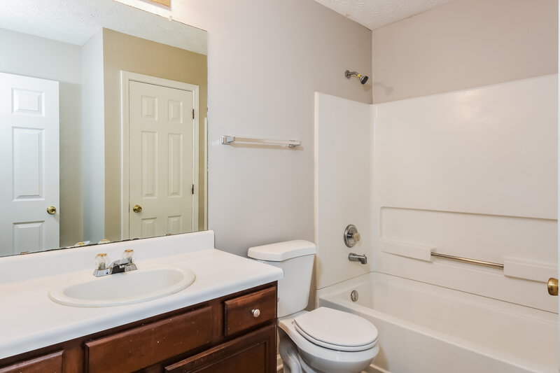 2,910/Mo, 2498 Tolliver Dr Ellenwood, GA 30294 Bathroom View