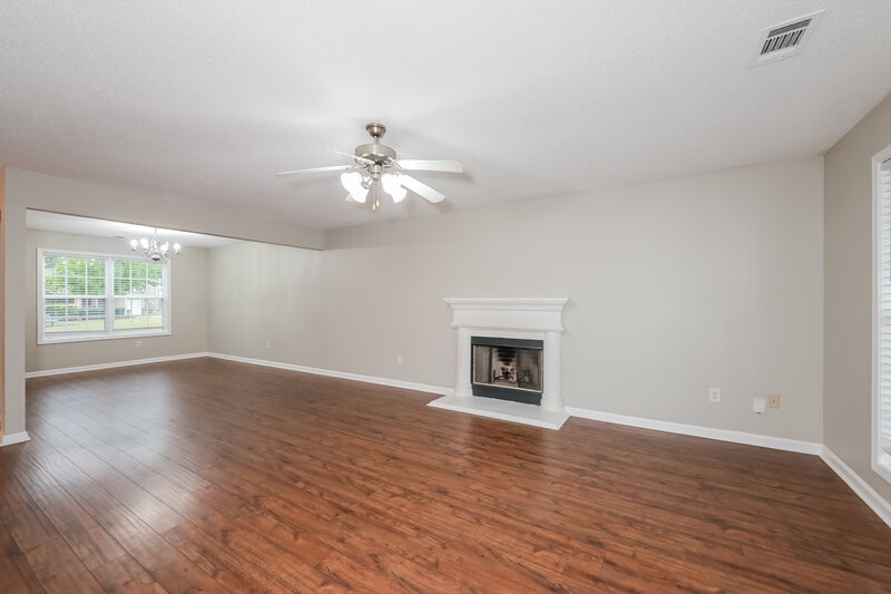 3,250/Mo, 3363 Newtons Crest Cir Snellville, GA 30078 Living Room View