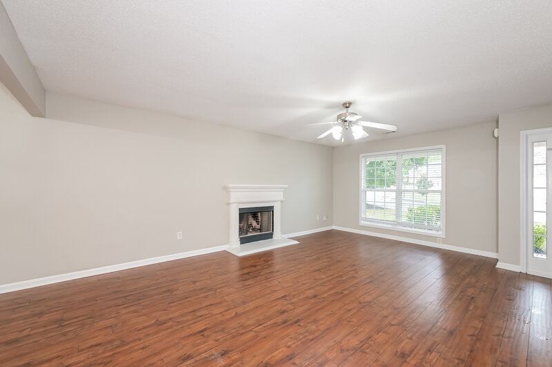 3,250/Mo, 3363 Newtons Crest Cir Snellville, GA 30078 Living Room View 2