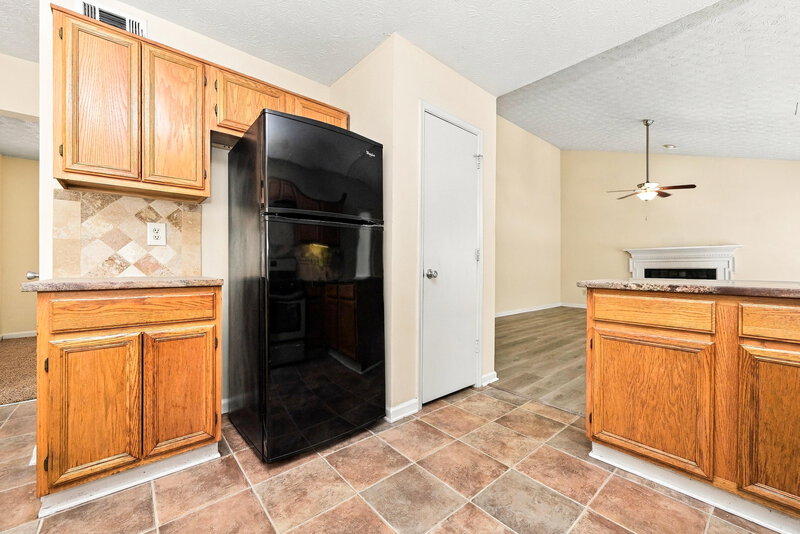 2,115/Mo, 3460 Portsmouth Cir Lithonia, GA 30038 Kitchen View